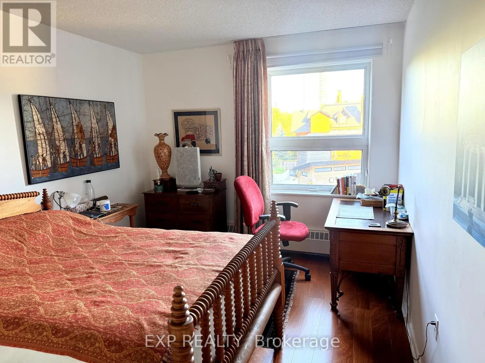 306 - 373 LAURIER AVENUE E