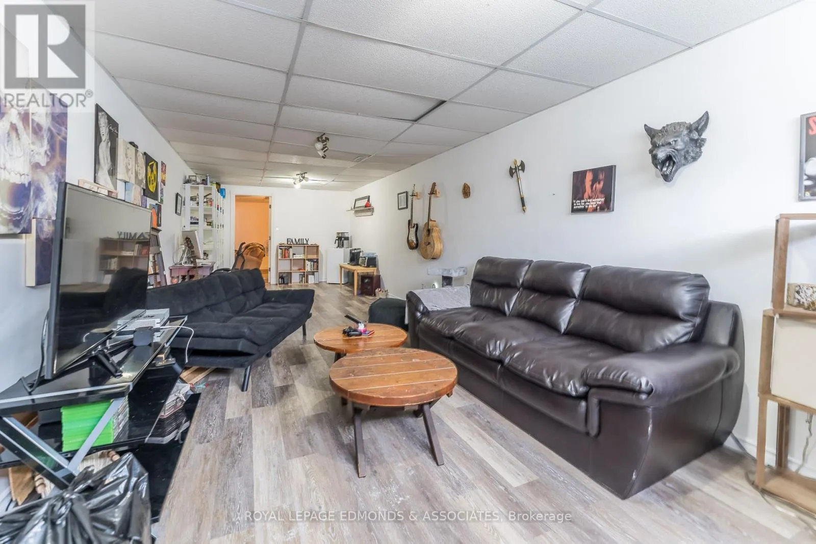 513 BROADVIEW DRIVE