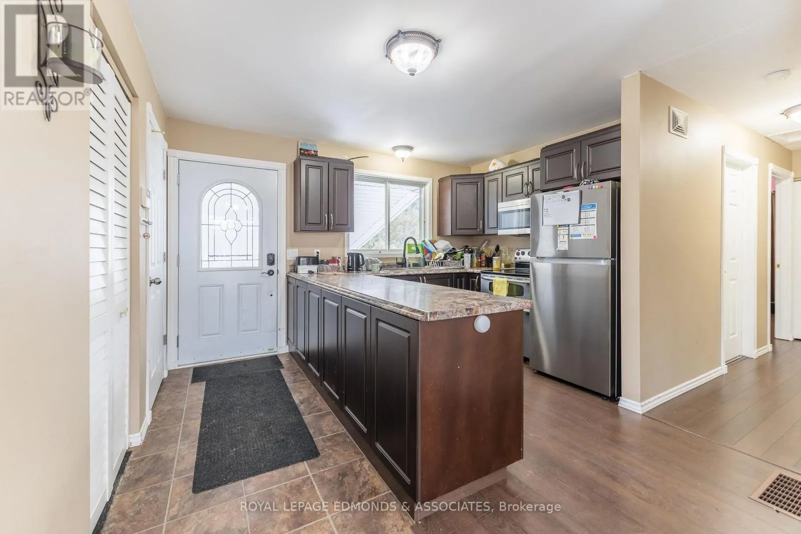 513 BROADVIEW DRIVE