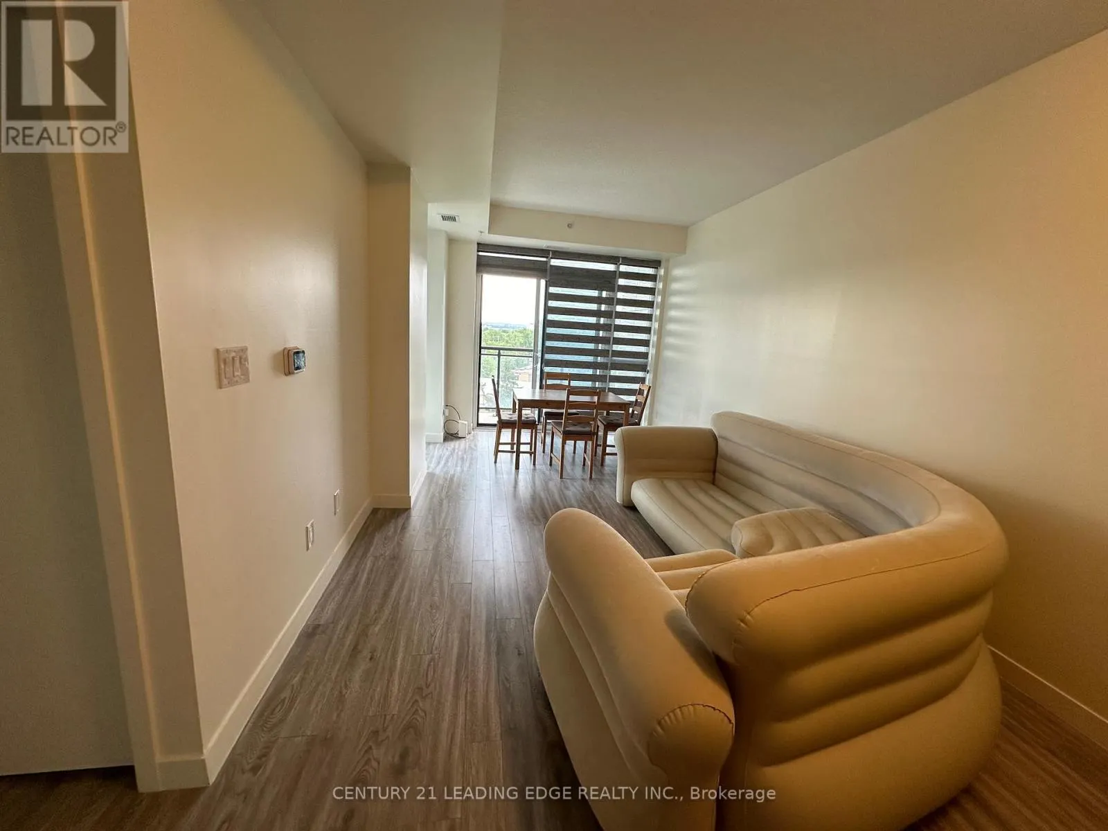 1004 - 128 KING STREET N