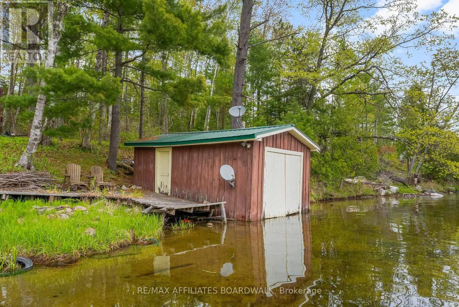593 MAZINAW LAKE