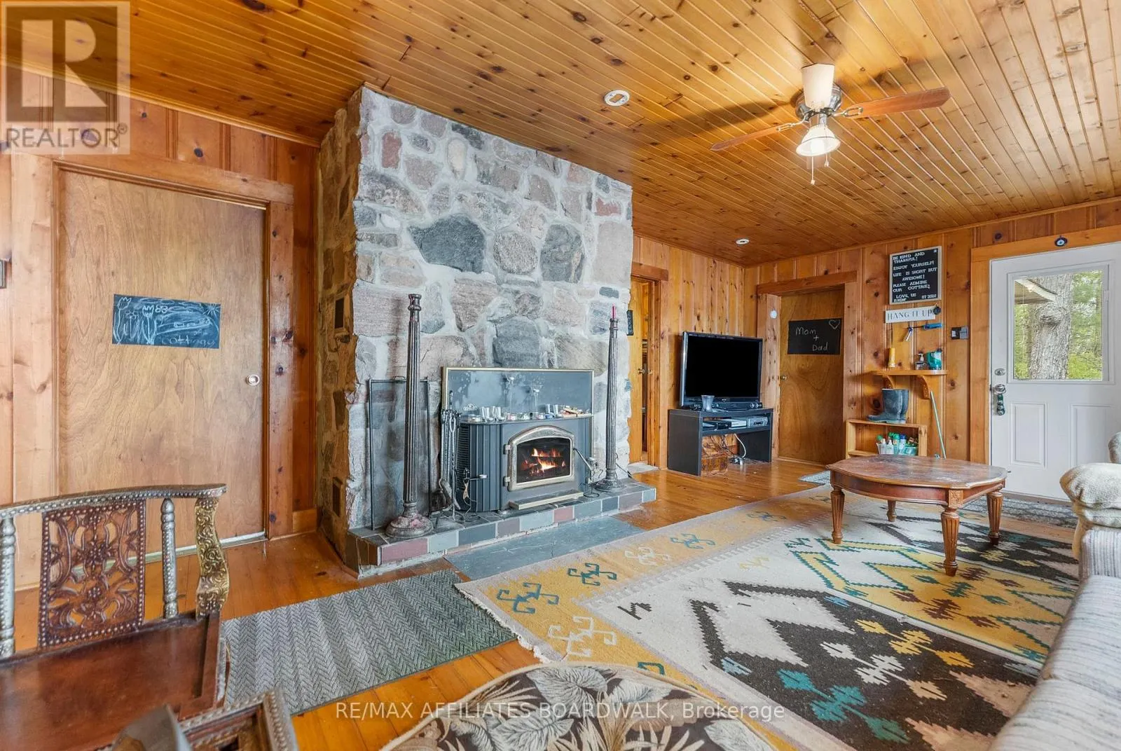 593 MAZINAW LAKE