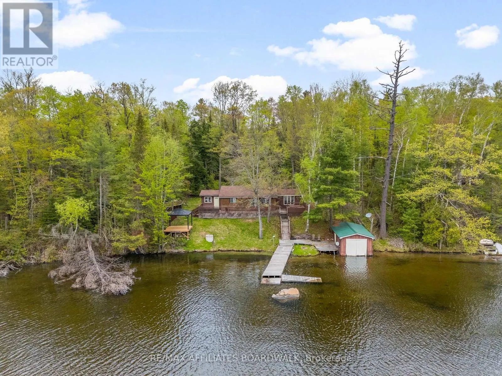 593 MAZINAW LAKE
