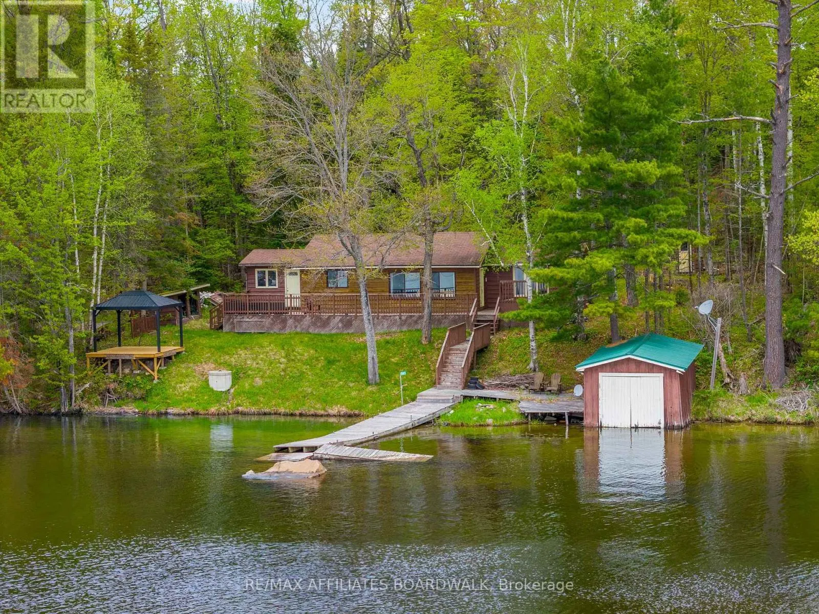 593 MAZINAW LAKE