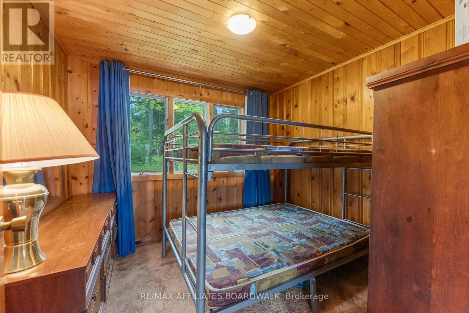 593 MAZINAW LAKE