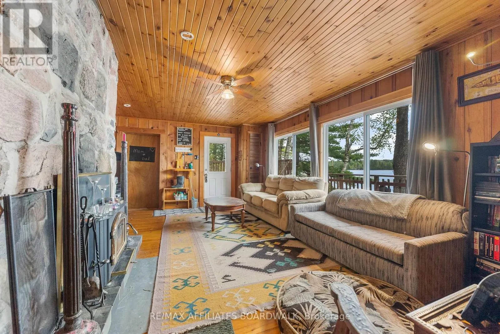 593 MAZINAW LAKE