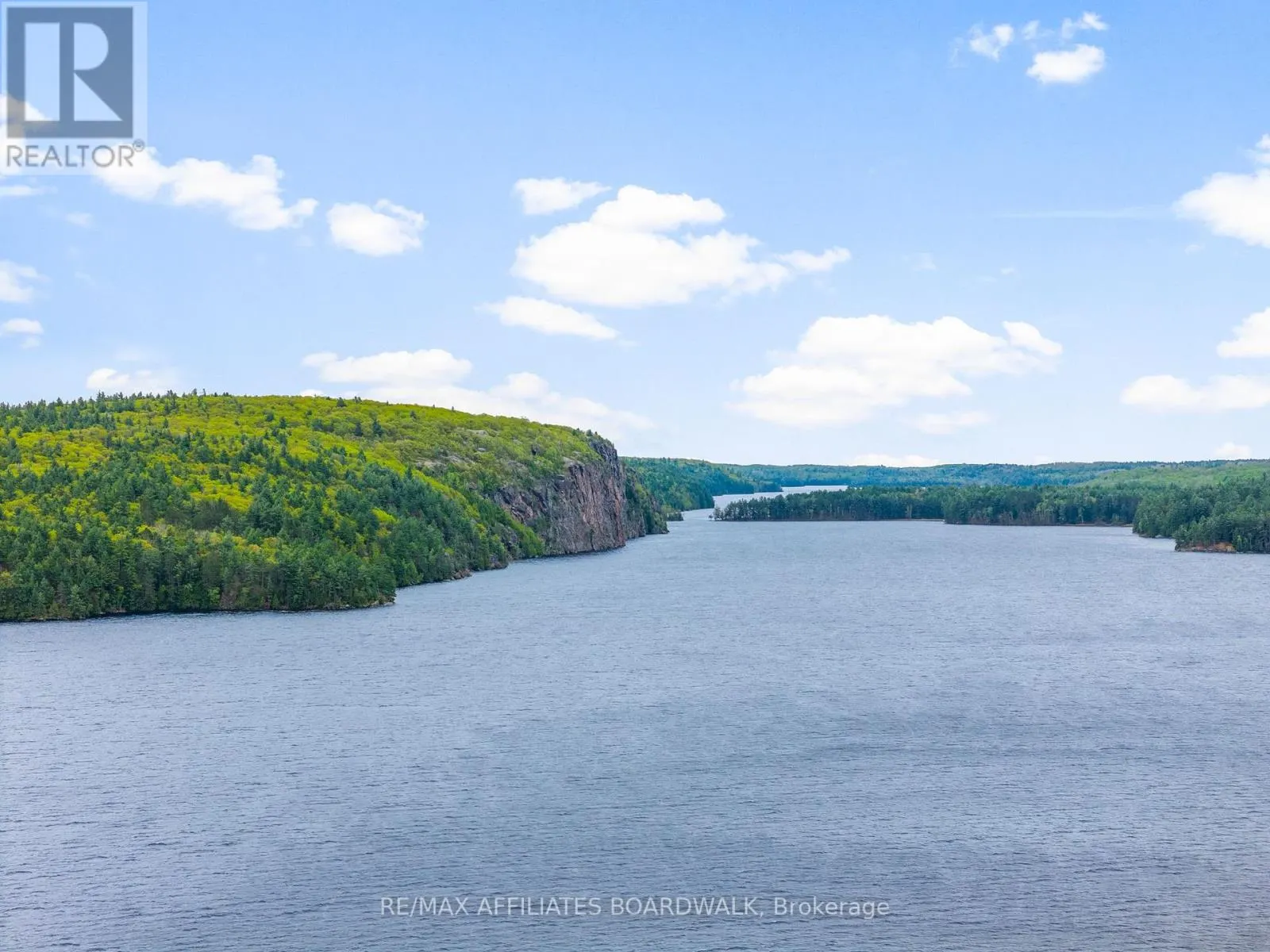 593 MAZINAW LAKE