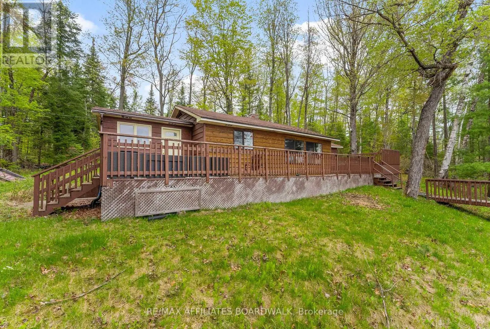 593 MAZINAW LAKE