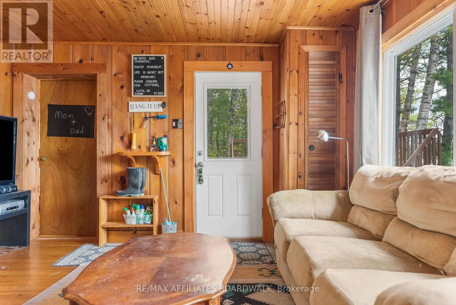 593 MAZINAW LAKE