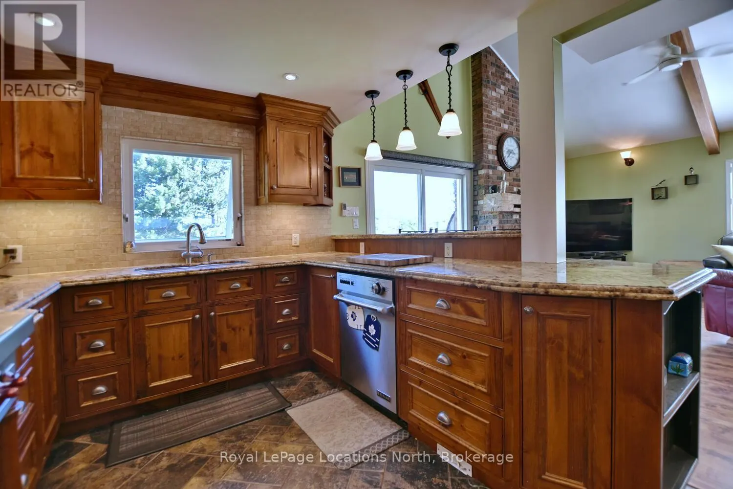 154 CARMICHAEL CRESCENT