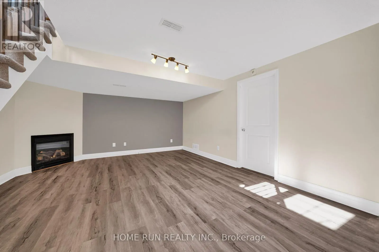 961 CALDERMILL PRIVATE