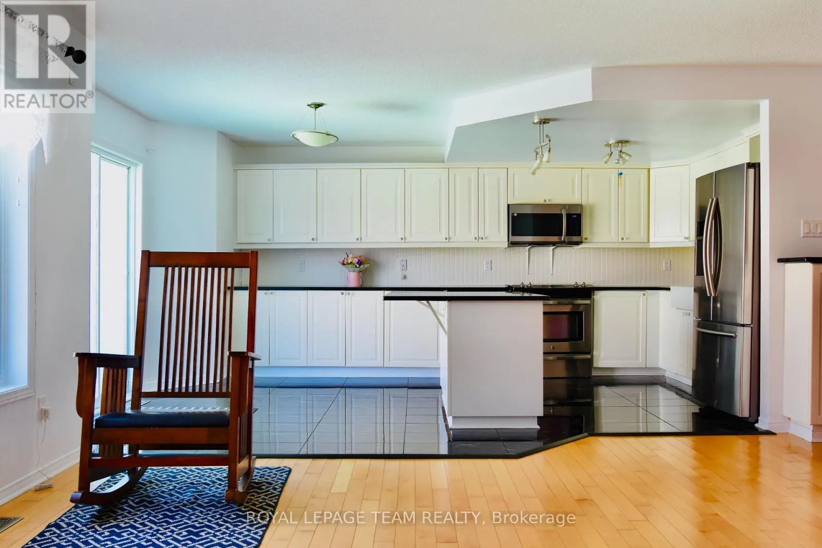 18 OAKHAM RIDGE