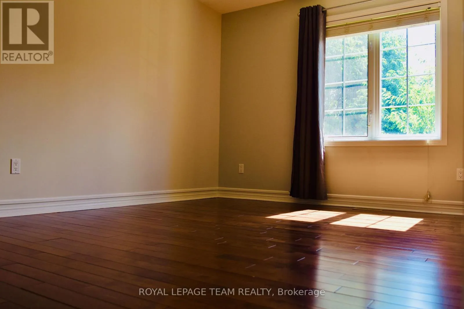 18 OAKHAM RIDGE