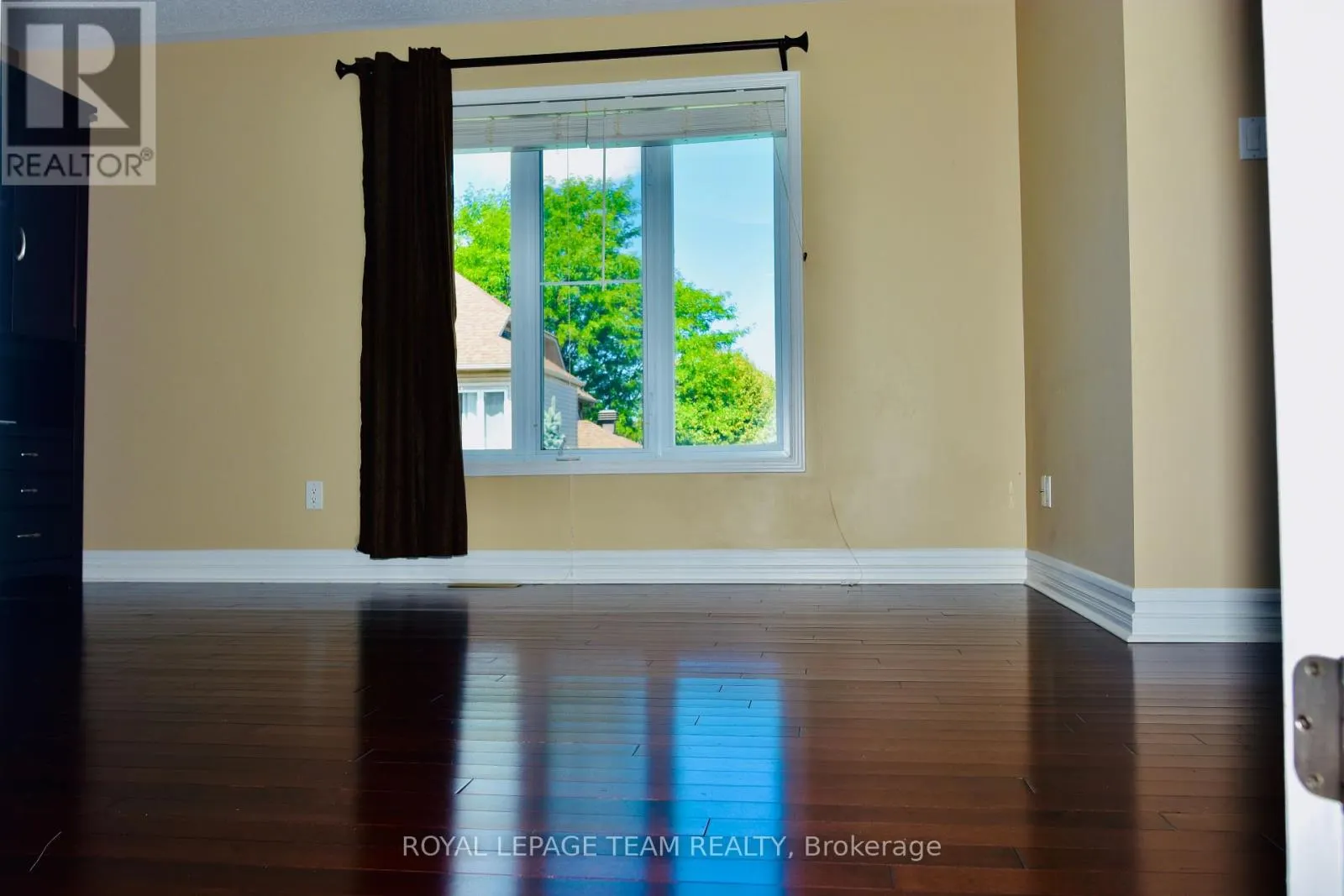 18 OAKHAM RIDGE
