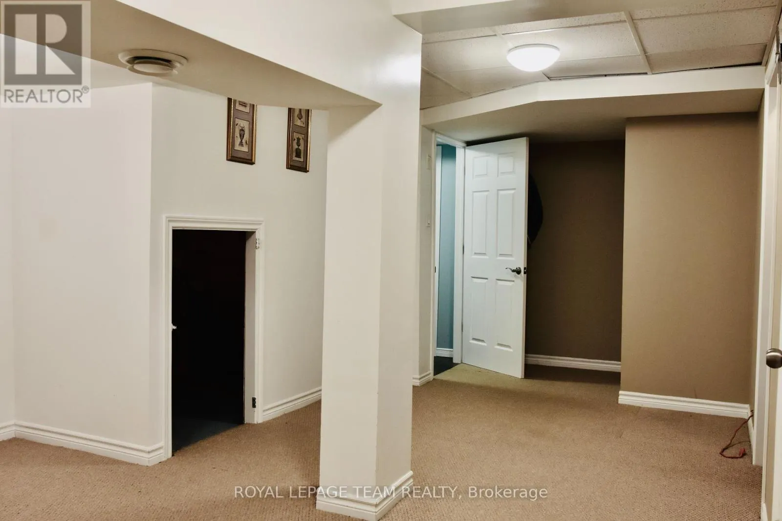 18 OAKHAM RIDGE