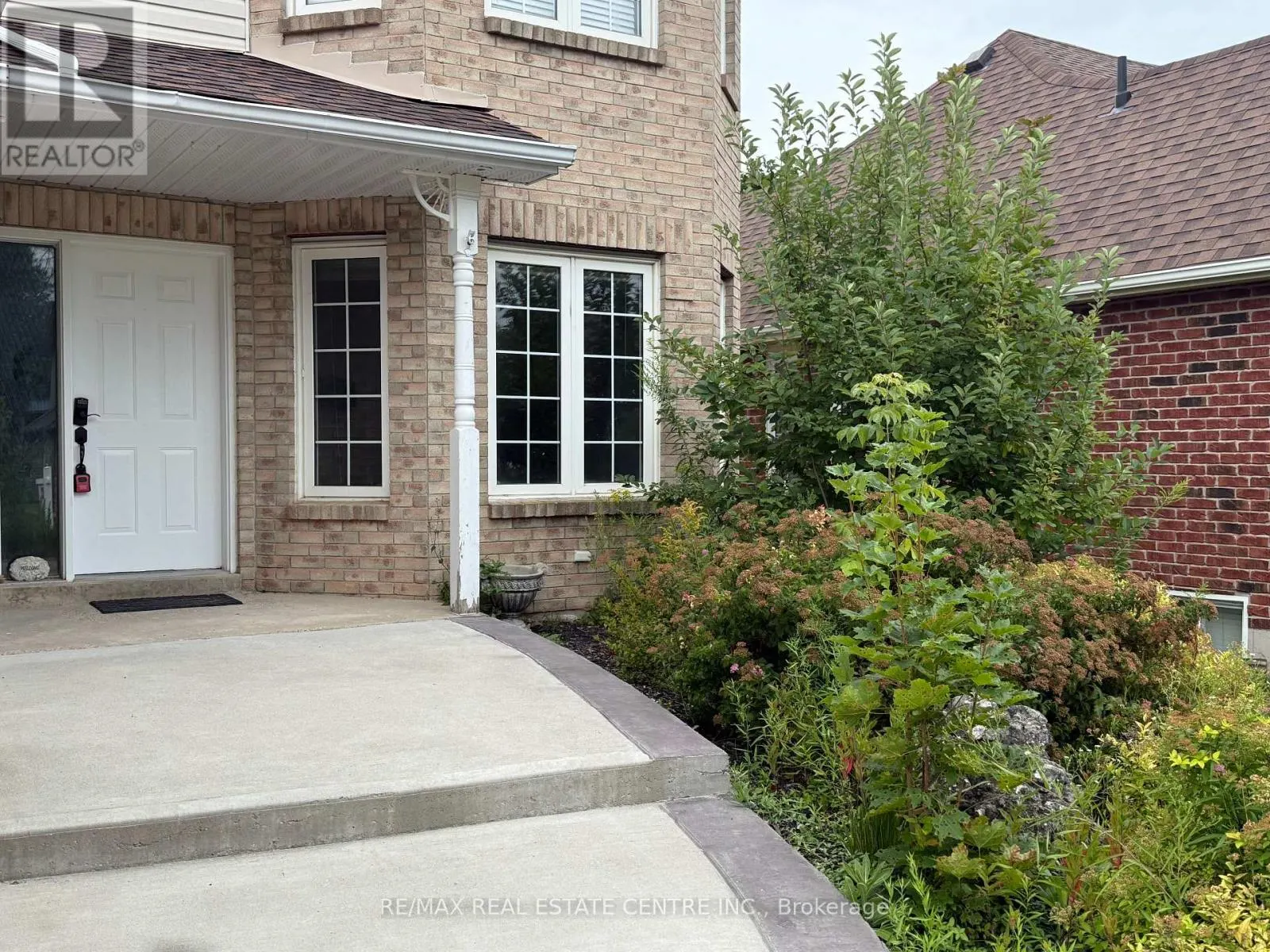 416 OLDE VILLAGE LANE