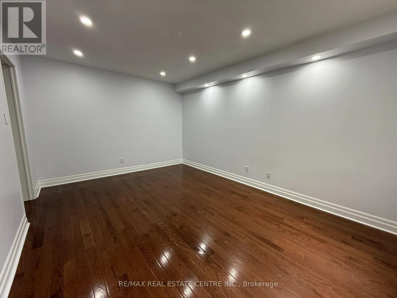 416 OLDE VILLAGE LANE