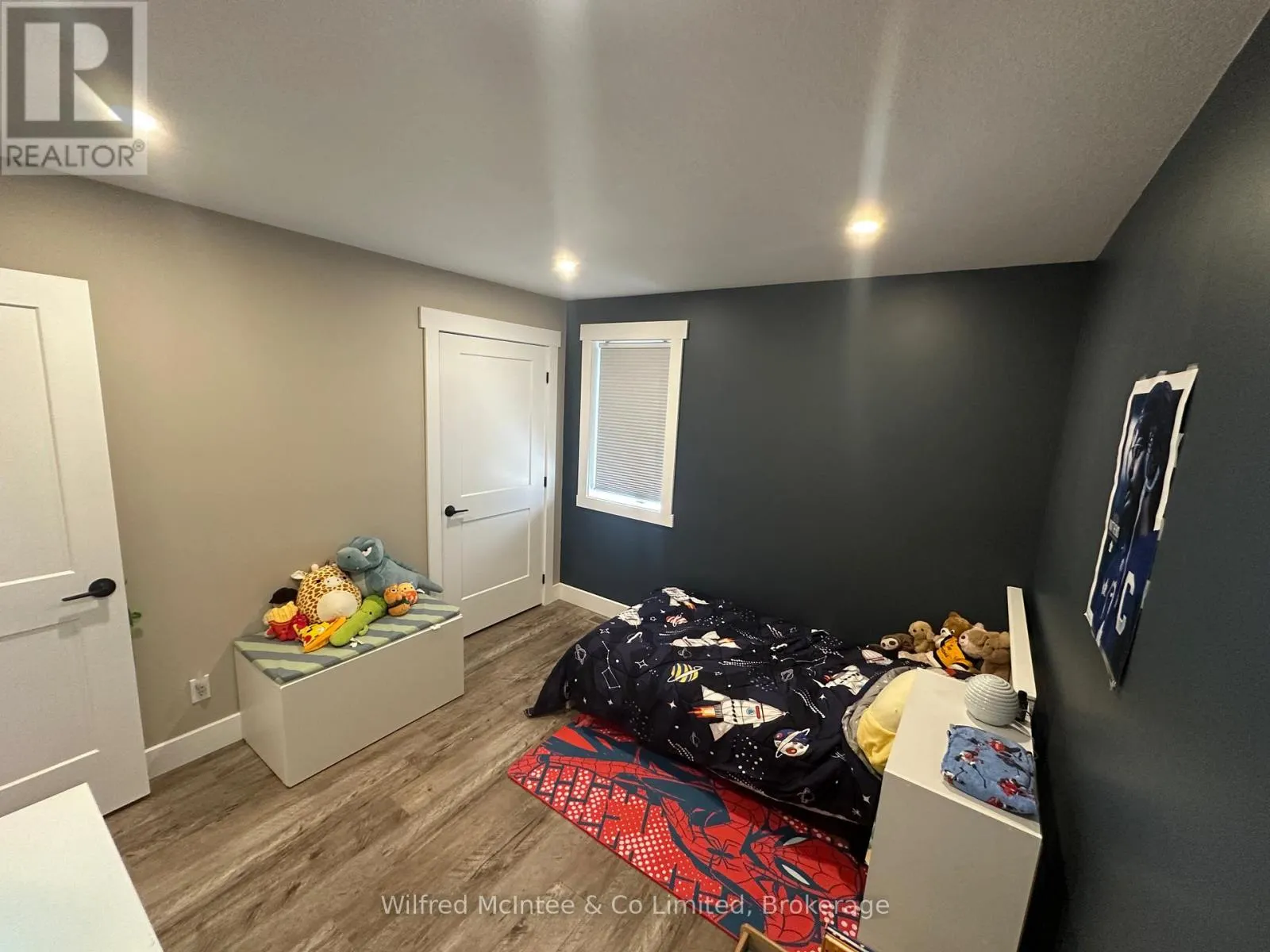 49 ABSALOM STREET W