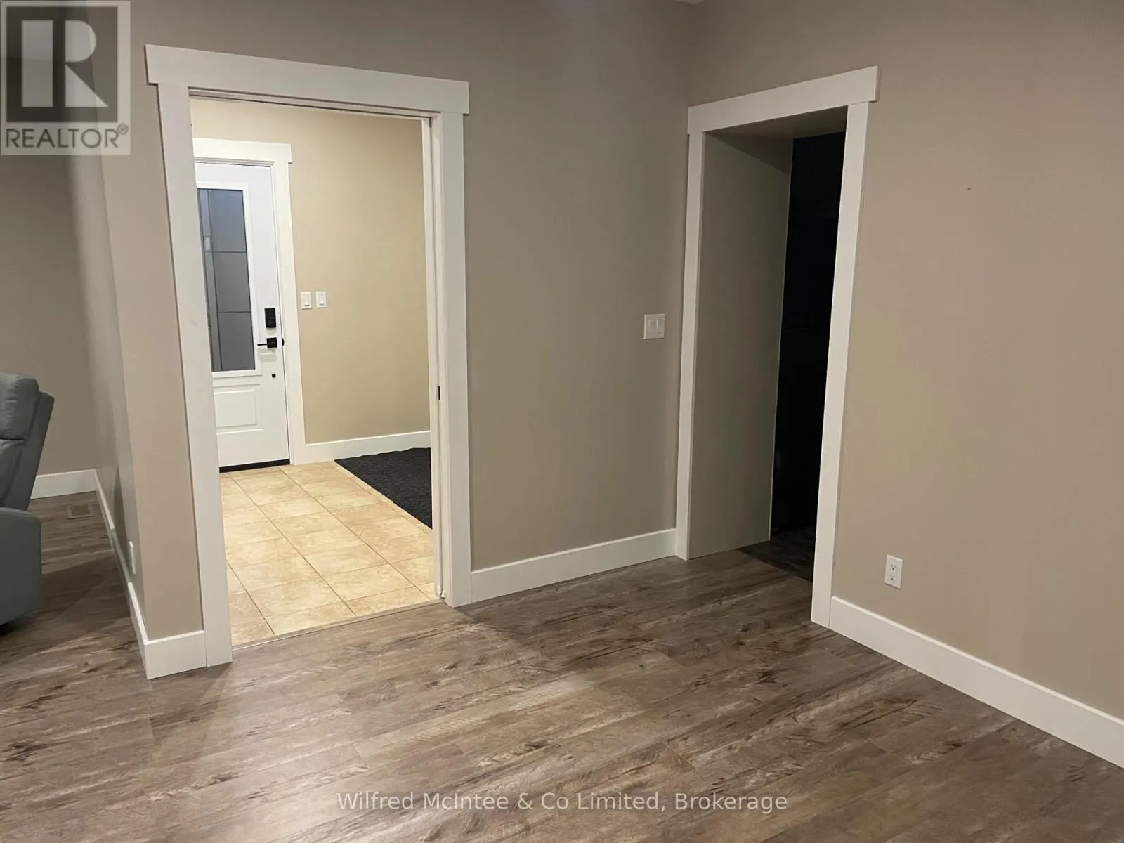 49 ABSALOM STREET W