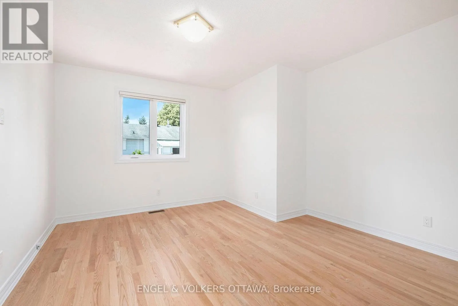 35 PEPPERRALL CRESCENT