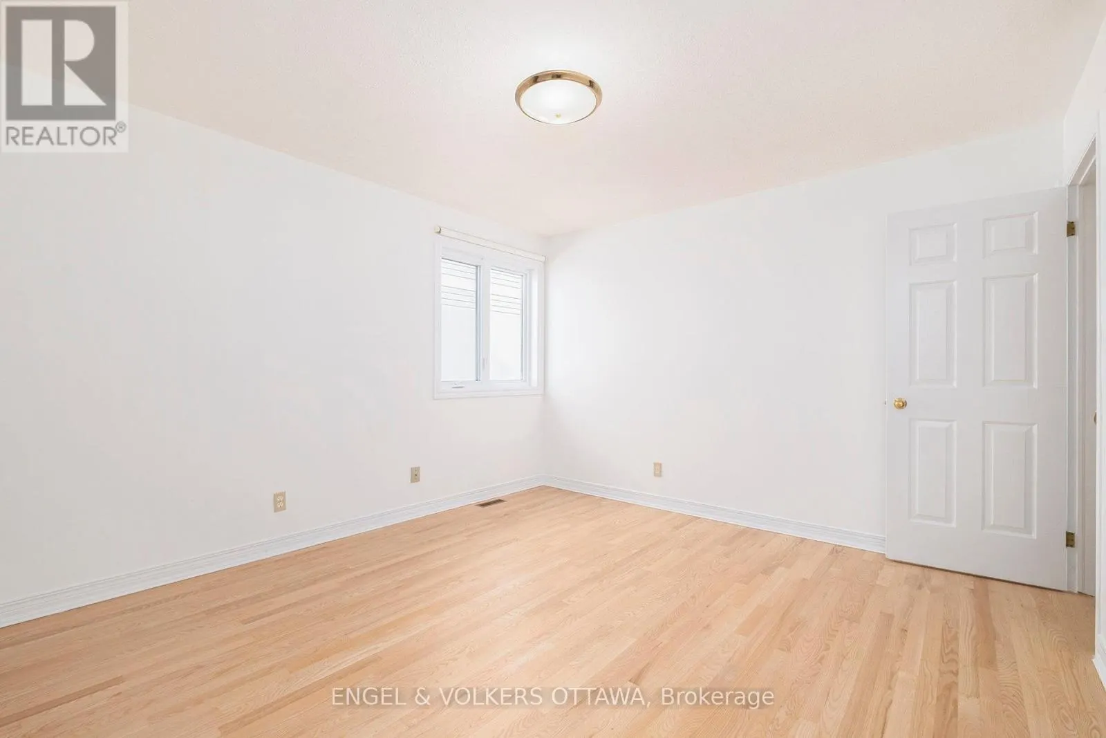 35 PEPPERRALL CRESCENT