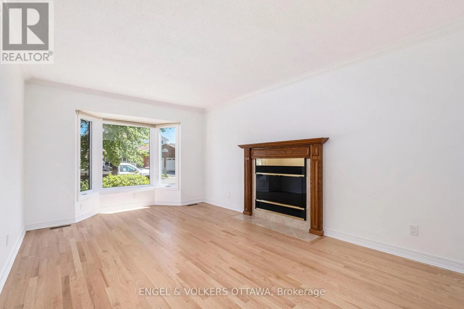 35 PEPPERRALL CRESCENT