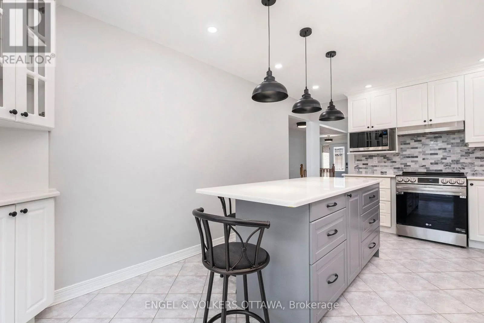 35 PEPPERRALL CRESCENT