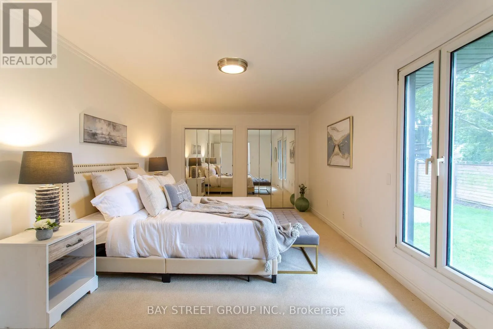 2 PARKLANE CRESCENT S