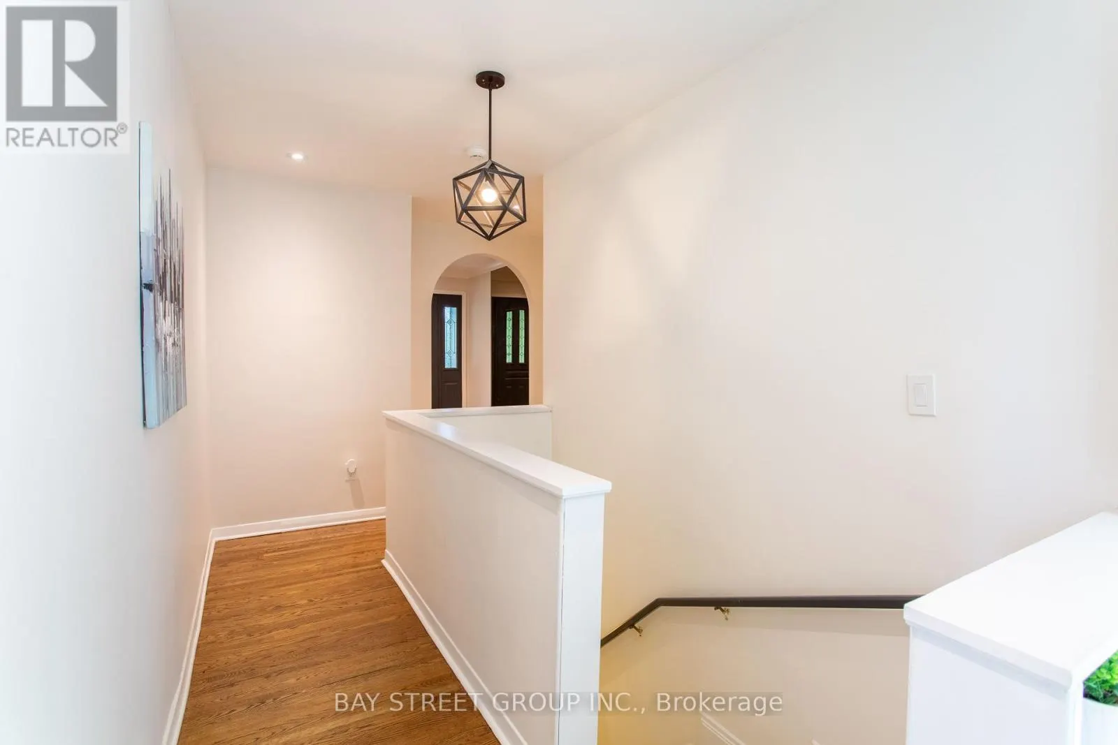 2 PARKLANE CRESCENT S