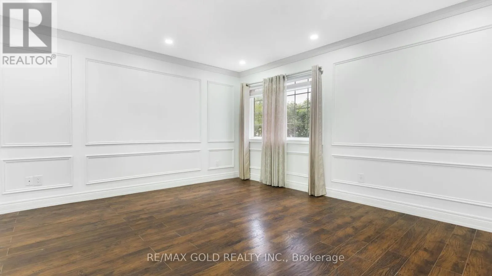 30 SUNNYCROFT COURT