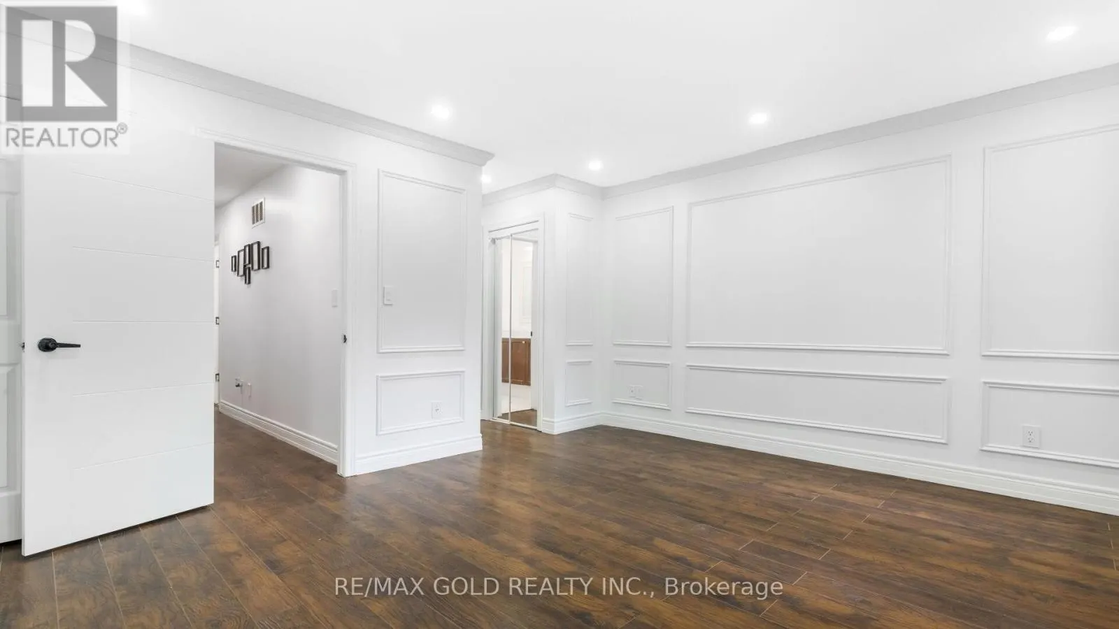 30 SUNNYCROFT COURT