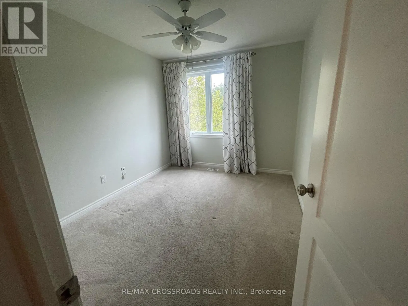 60 - 165 TERRAVIEW CRESCENT
