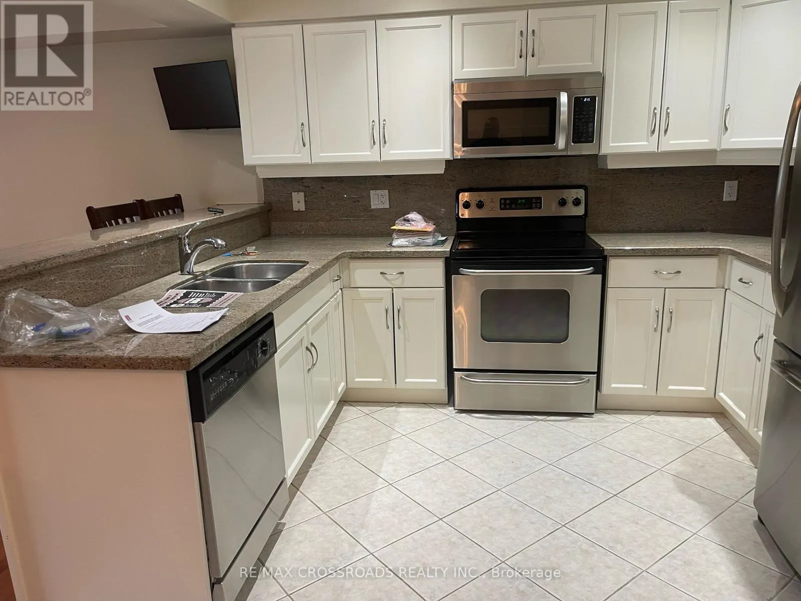 60 - 165 TERRAVIEW CRESCENT