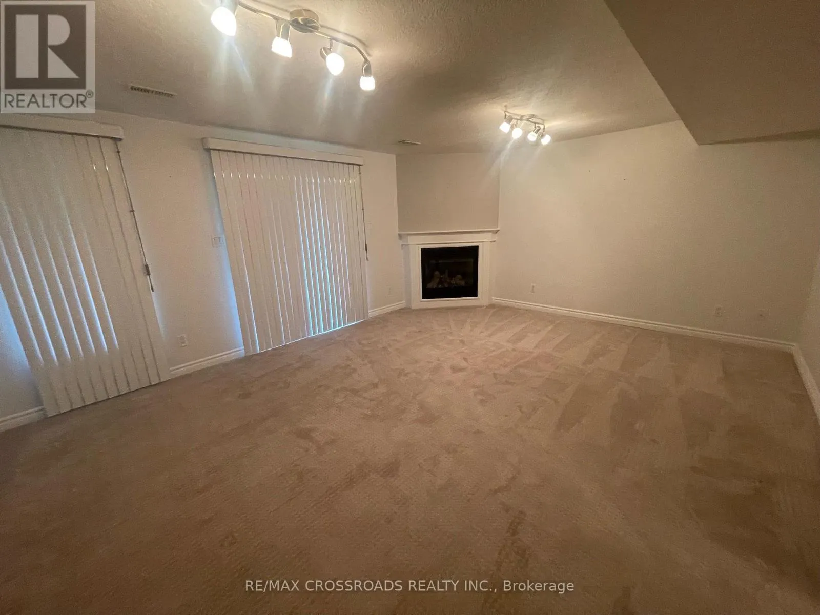 60 - 165 TERRAVIEW CRESCENT