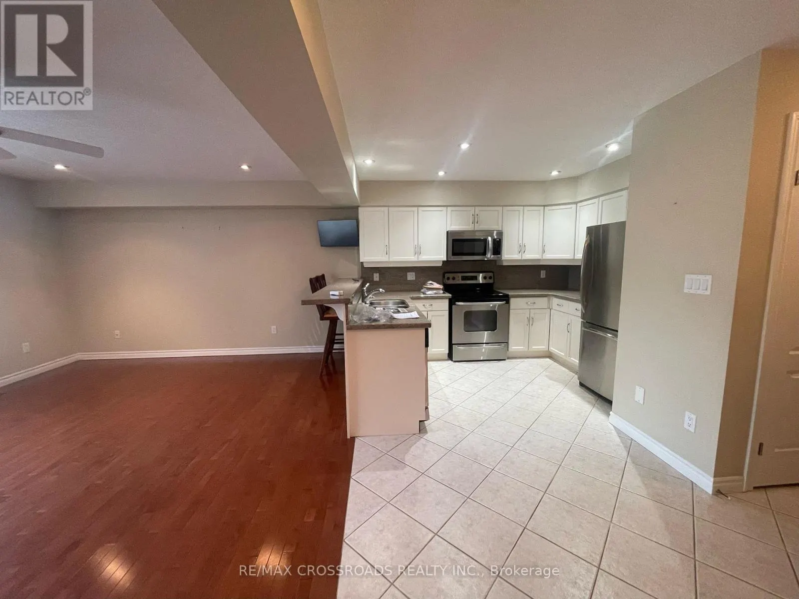 60 - 165 TERRAVIEW CRESCENT