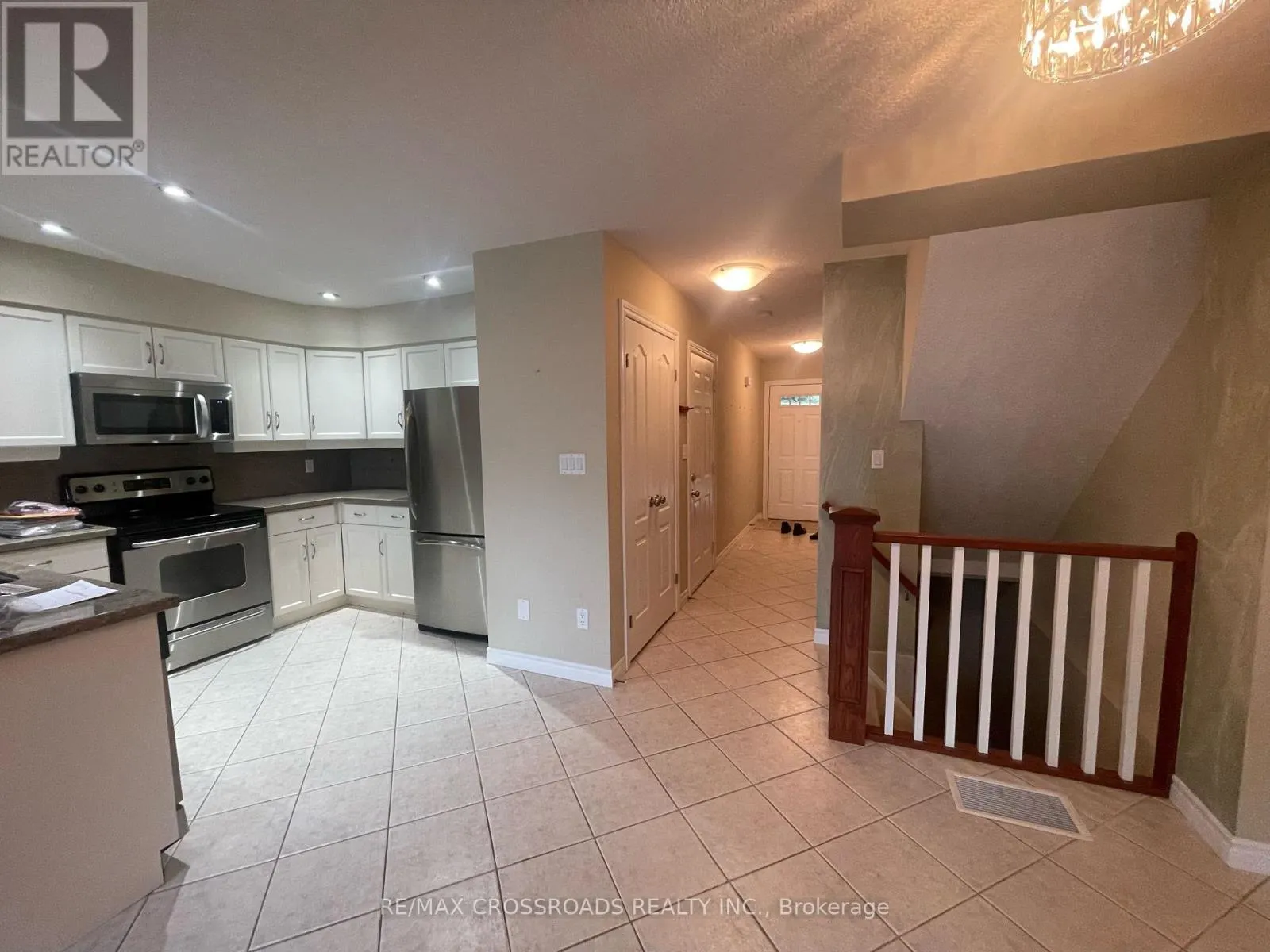 60 - 165 TERRAVIEW CRESCENT