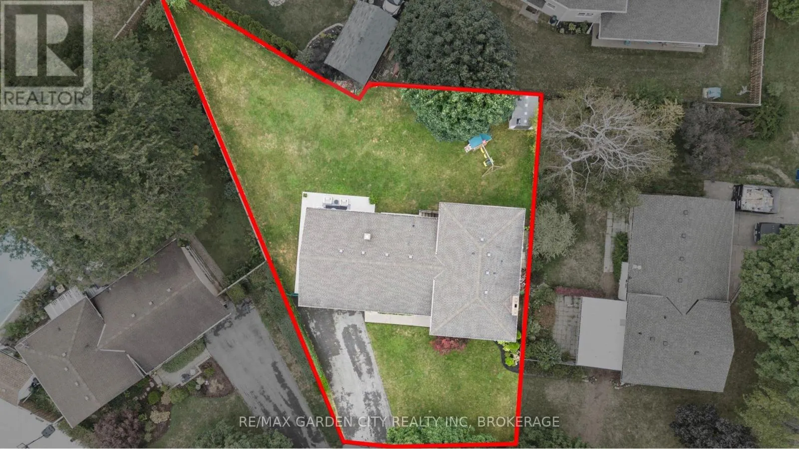 3 CARDINAL CIRCLE