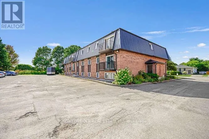 16 - 825 MACODRUM DRIVE