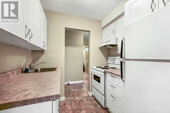 16 - 825 MACODRUM DRIVE