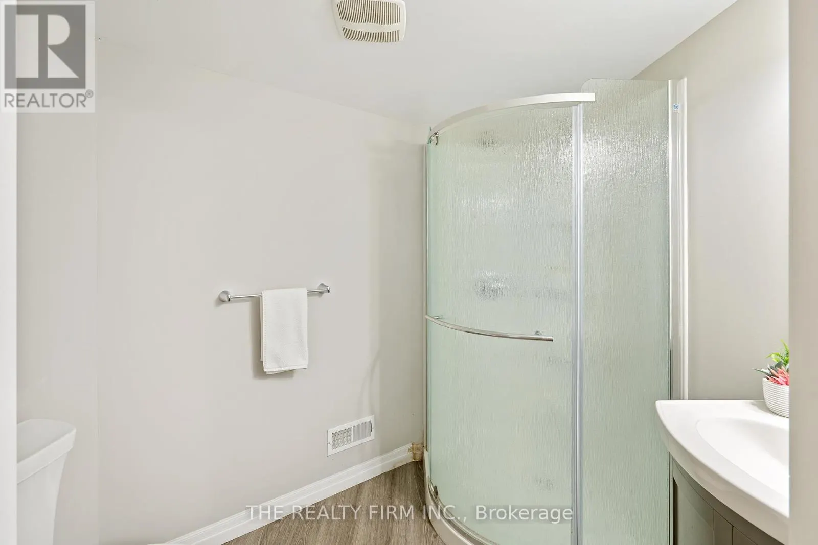 49 - 112 NORTH CENTRE ROAD, #49