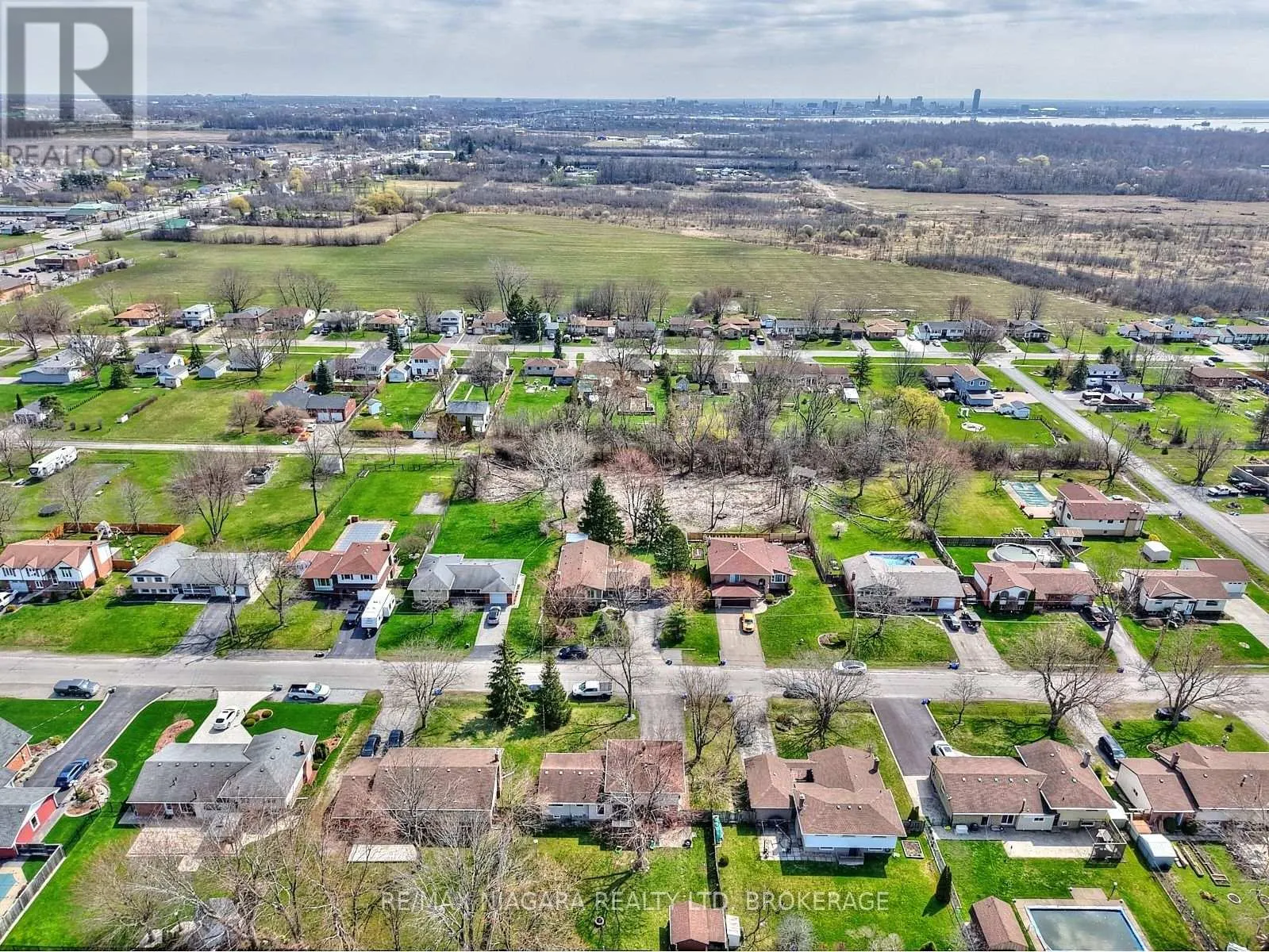 953 GRANDVIEW ROAD
