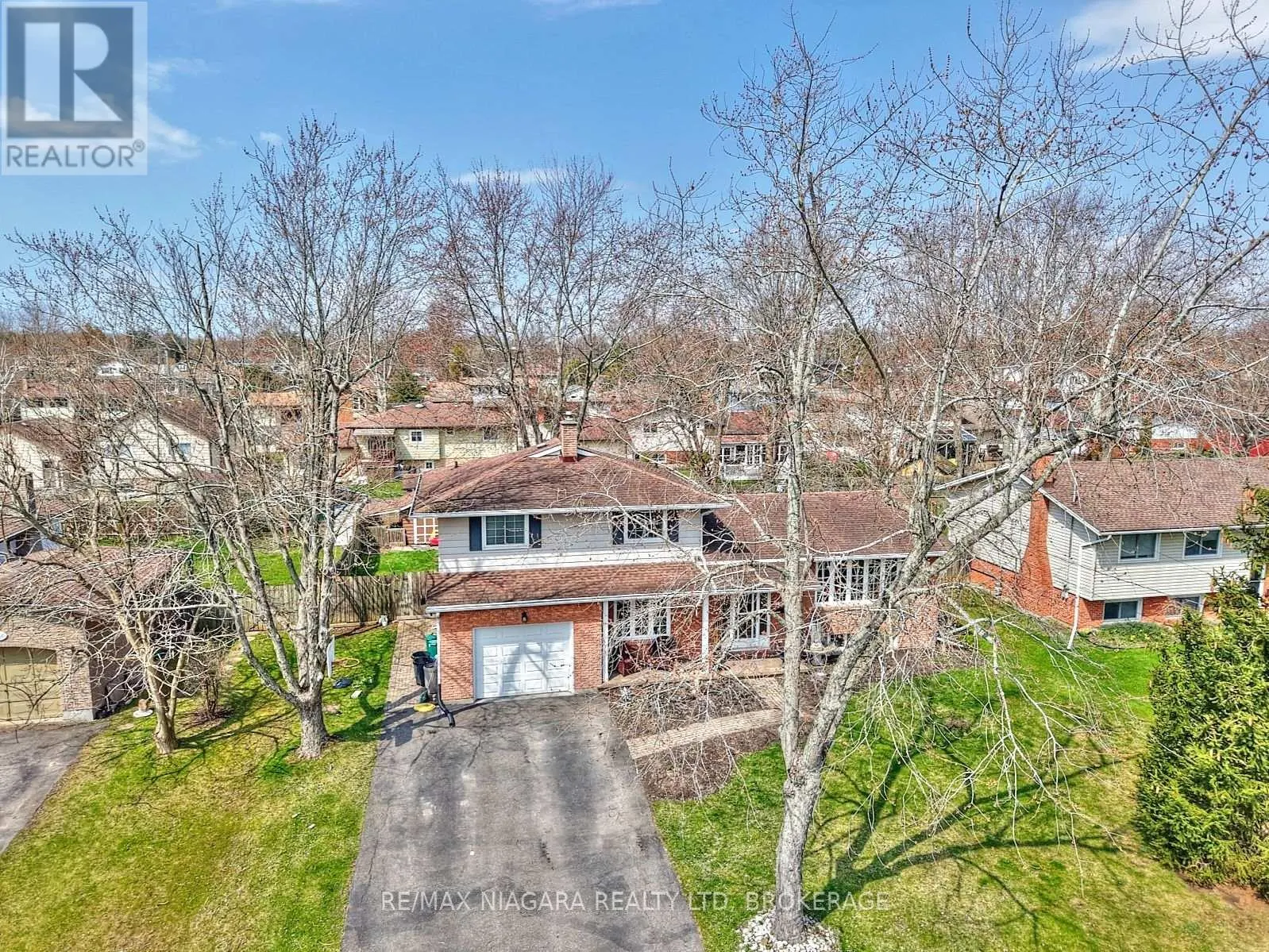 953 GRANDVIEW ROAD