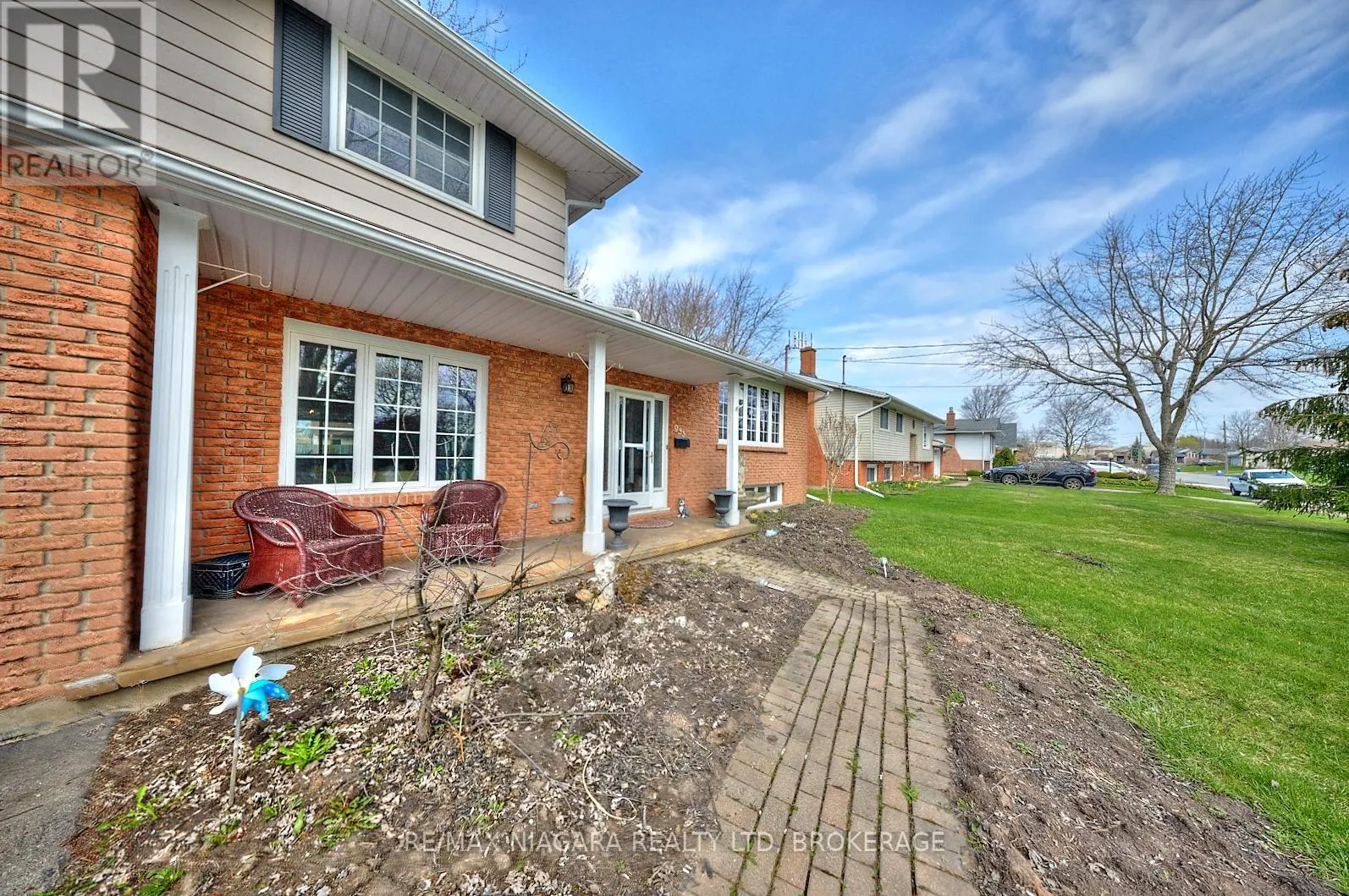 953 GRANDVIEW ROAD