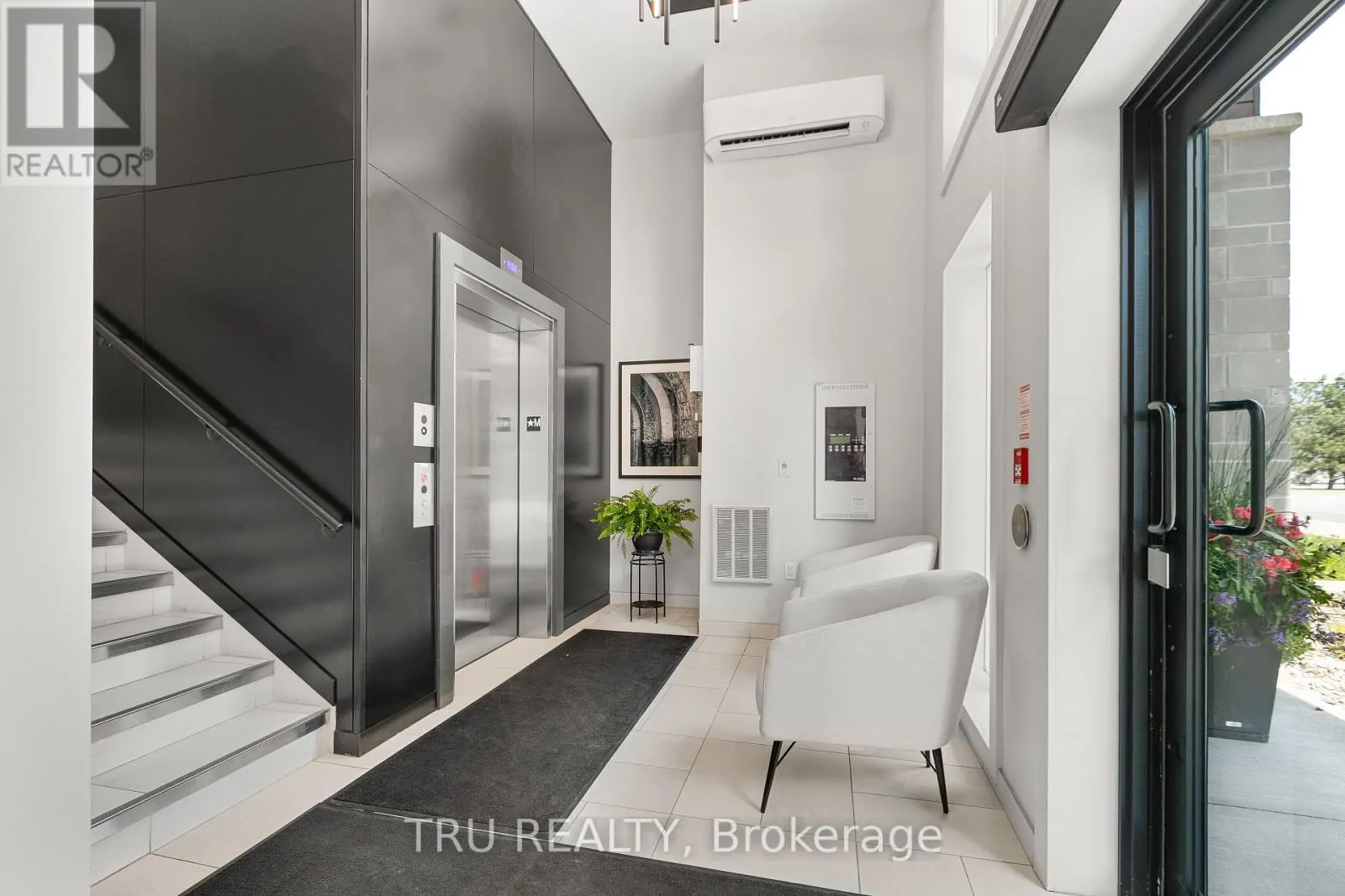 102 - 100 CORTILE PRIVATE N