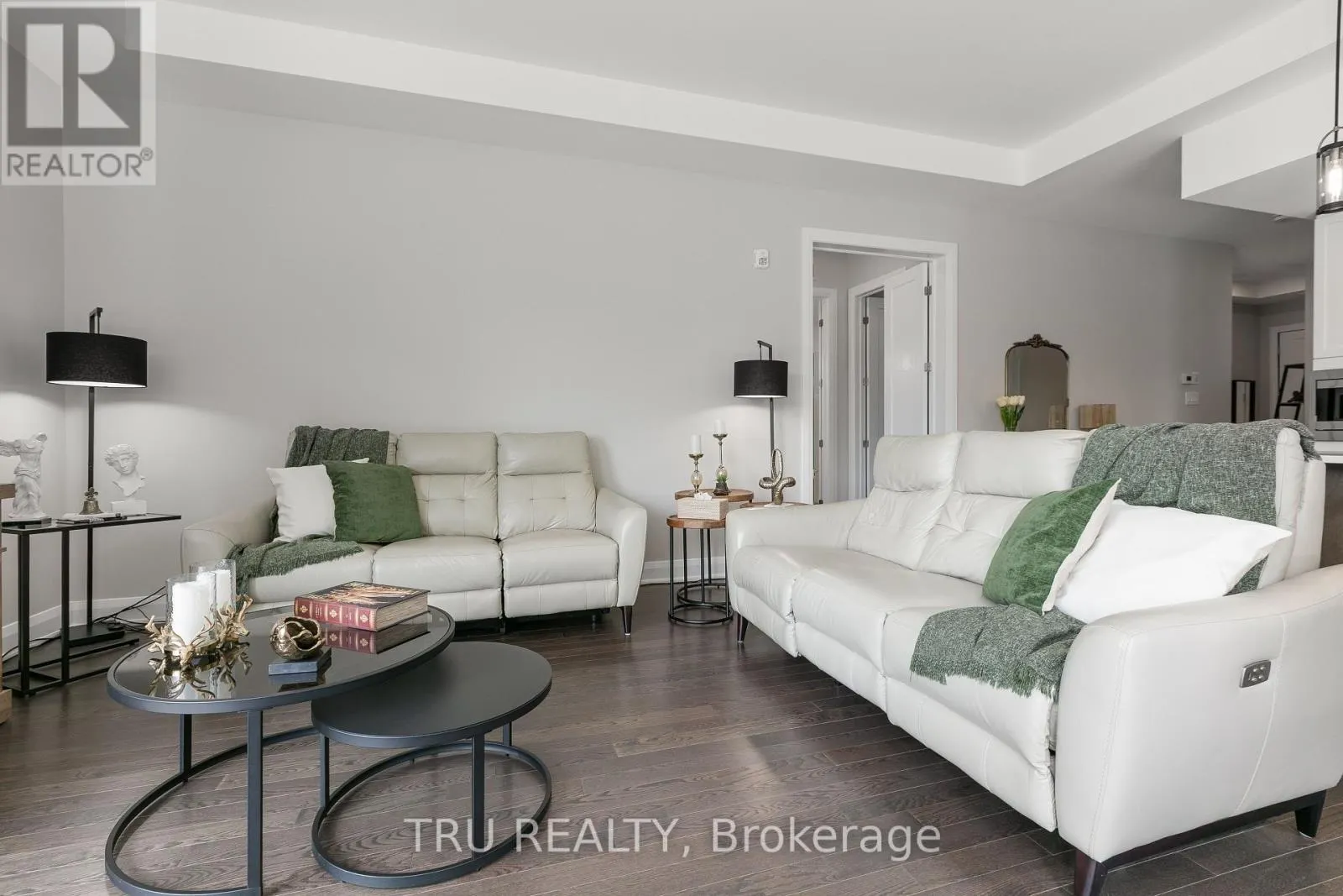102 - 100 CORTILE PRIVATE N