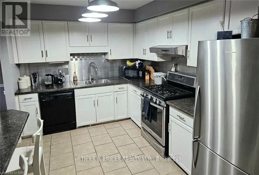 30 - 6044 SWAYZE DRIVE, #30