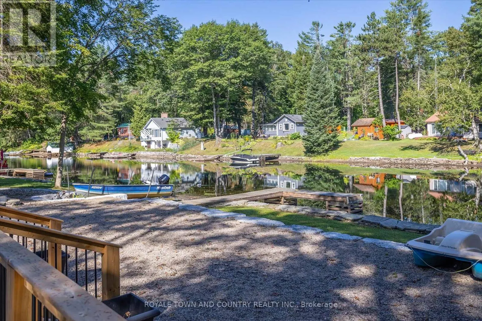 11 LITTLE BAY DRIVE