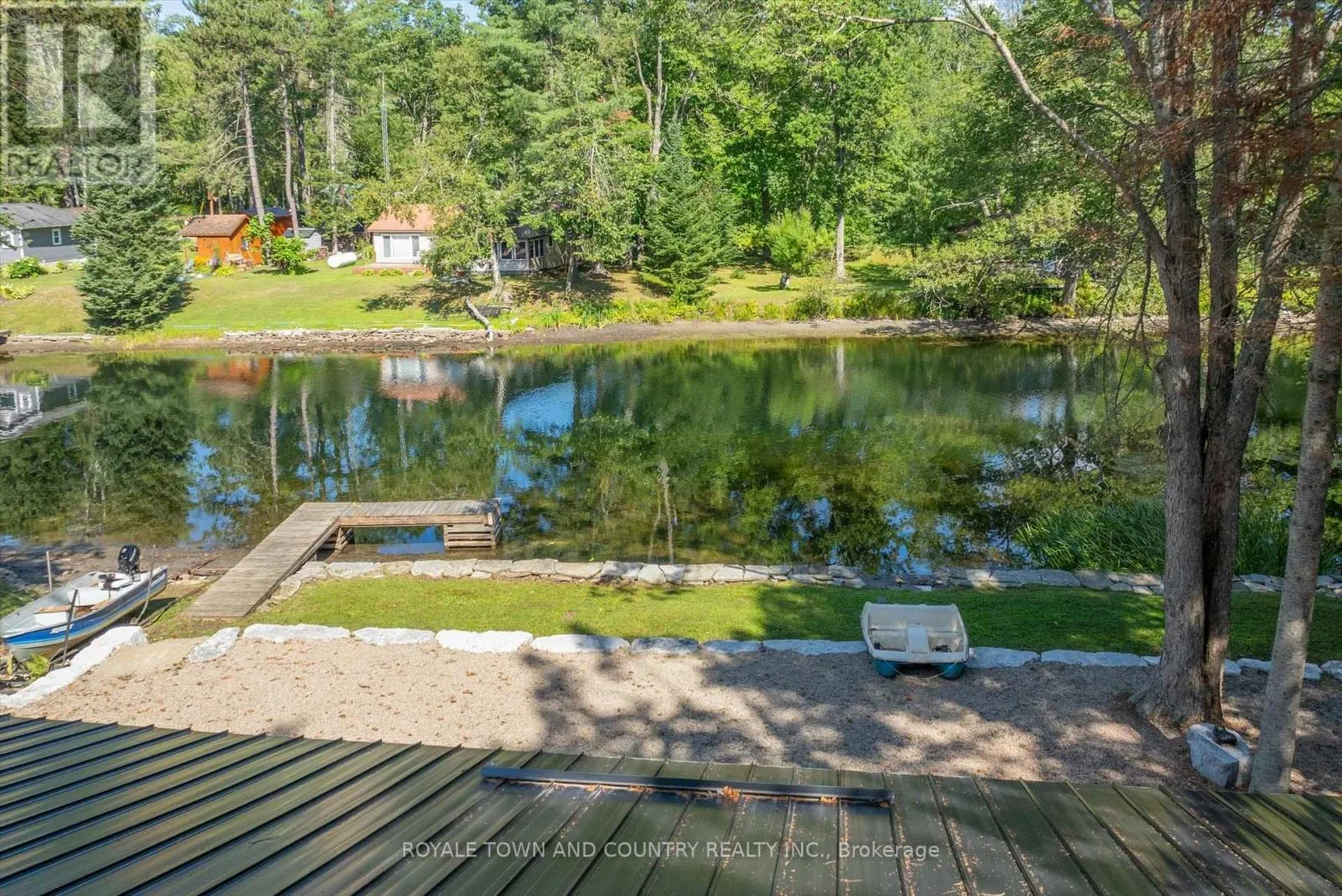 11 LITTLE BAY DRIVE