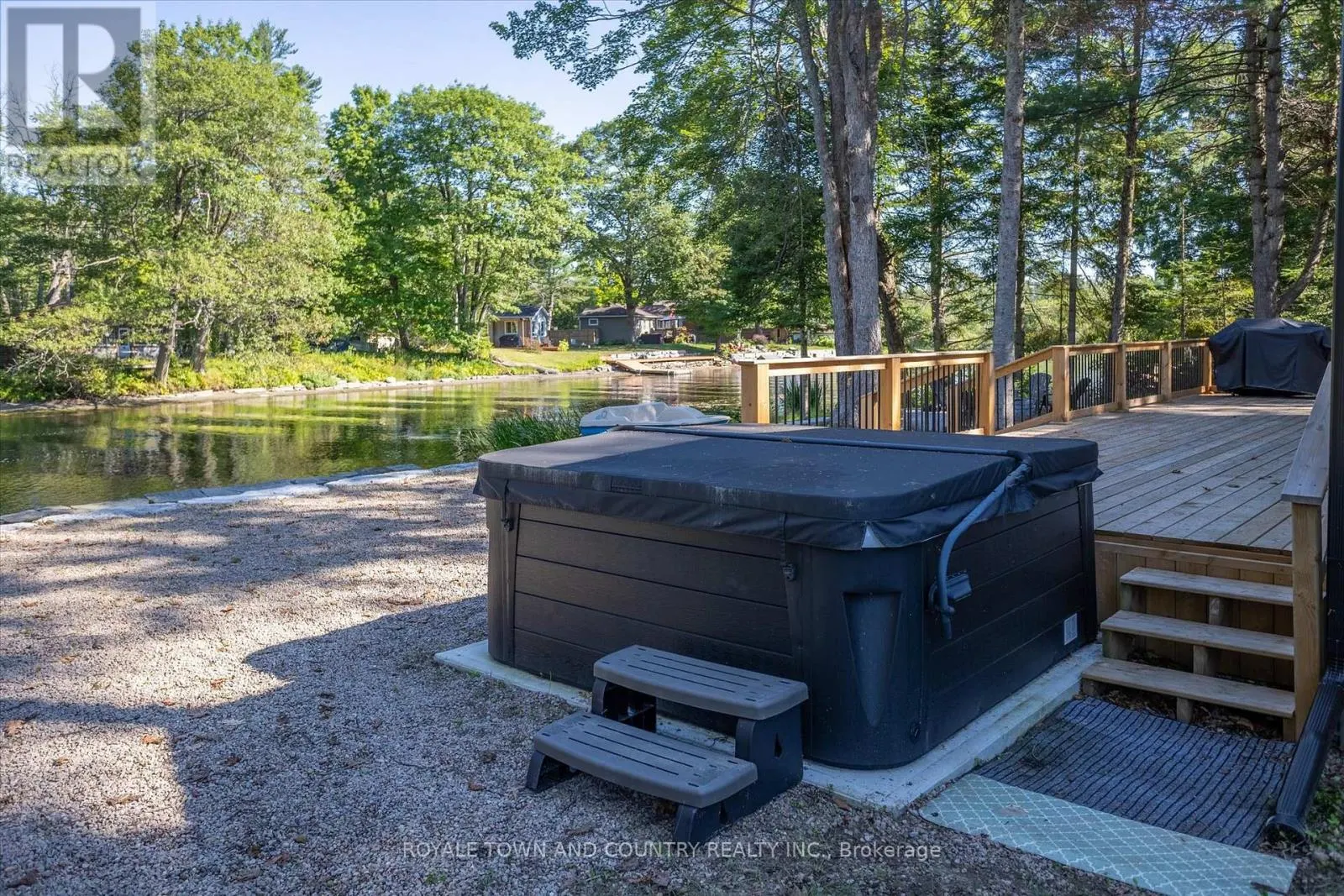11 LITTLE BAY DRIVE