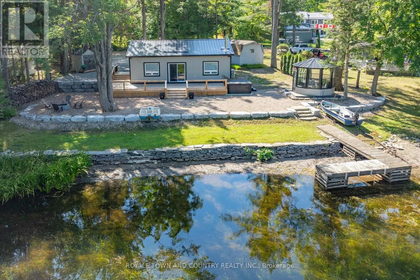 11 LITTLE BAY DRIVE